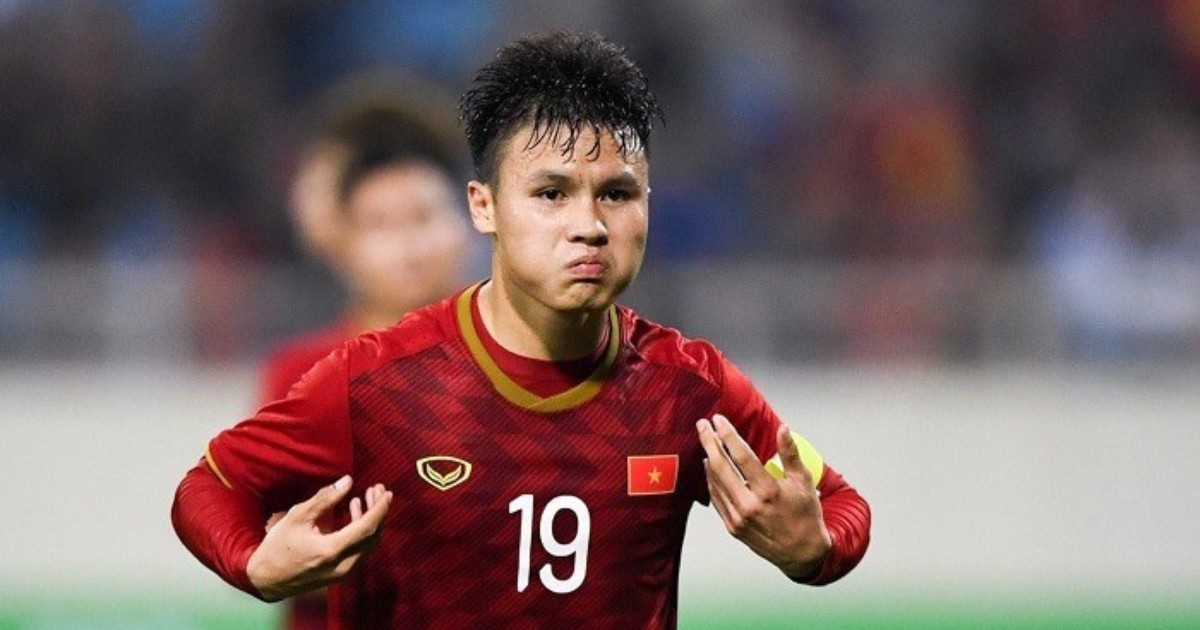 HOT: Tiết lộ mức lương mà Quang Hải nhận được tại Pau FC