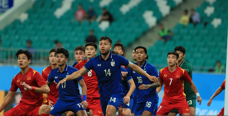 U23 Thái Lan bất ngờ trước màn phối hợp của đối thủ