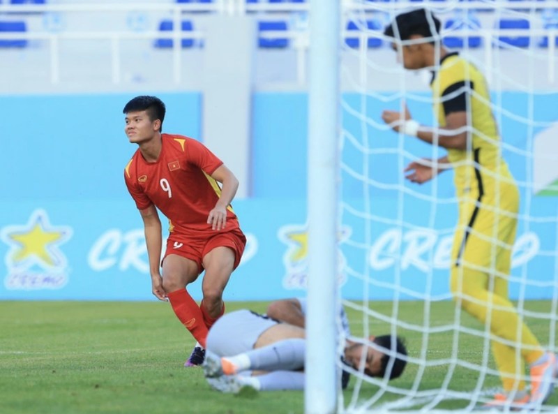 Kết quả U23 Việt Nam vs U23 Malaysia: Pha bỏ lỡ đáng tiếc của Văn Tùng