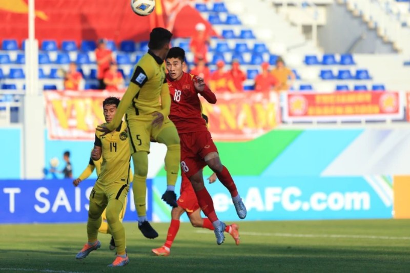 Kết quả U23 Việt Nam vs U23 Malaysia: Nhâm Mạnh Dũng mở tỷ số