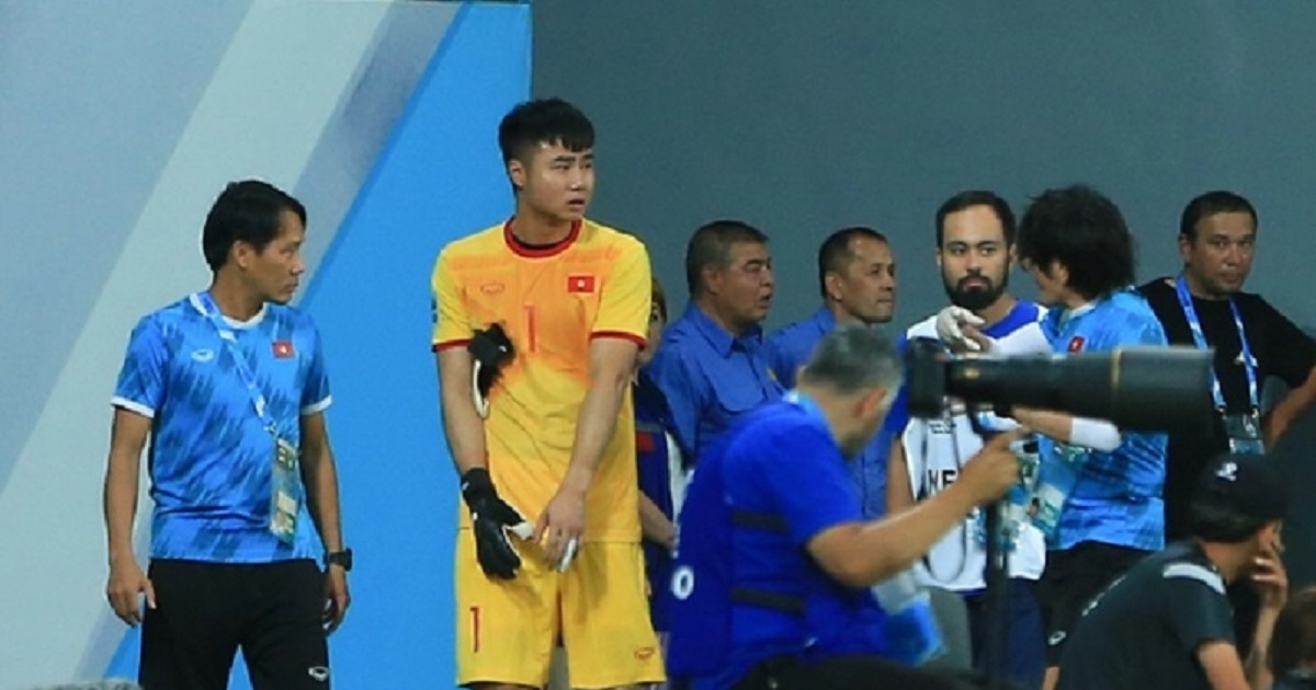 Tiết lộ: Tội đồ U23 Việt Nam khóc tức tưởi sau bàn thua Thái Lan