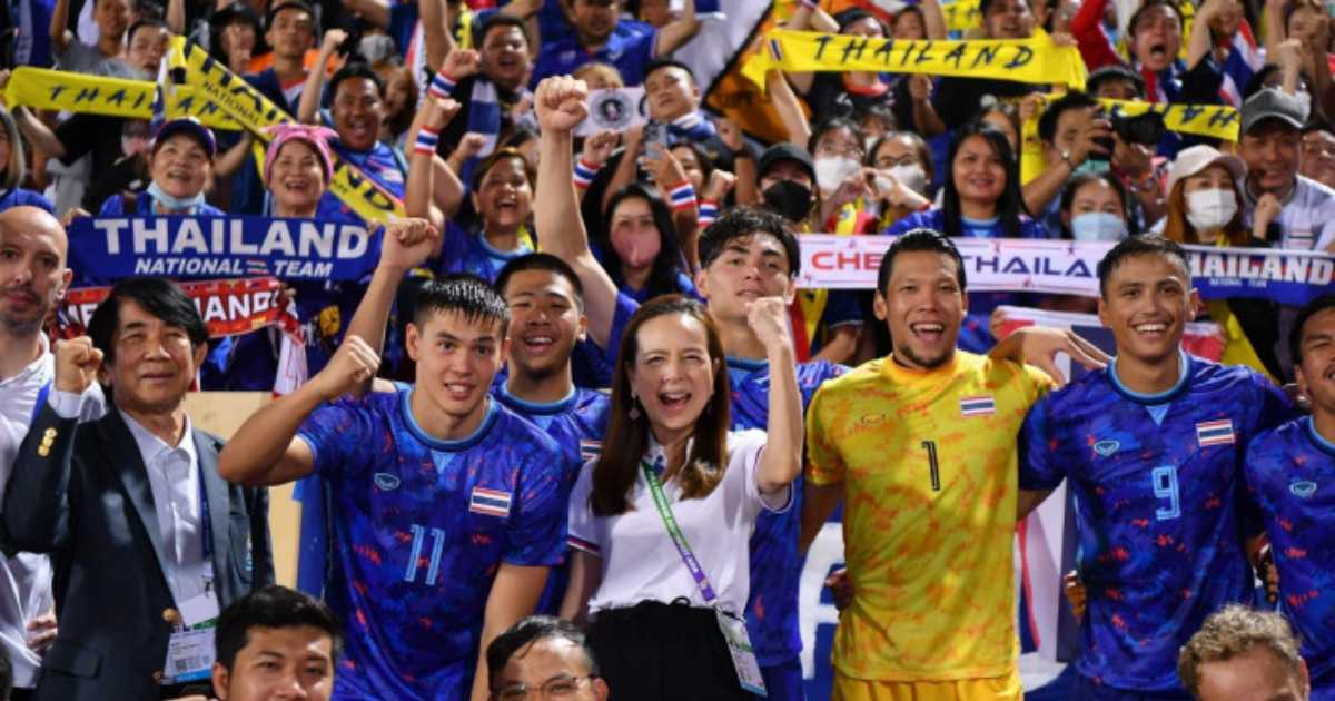 Nỗi đau thua Việt Nam chưa nguôi, cựu HLV U23 Thái Lan lại bị fan tấn công, khủng bố