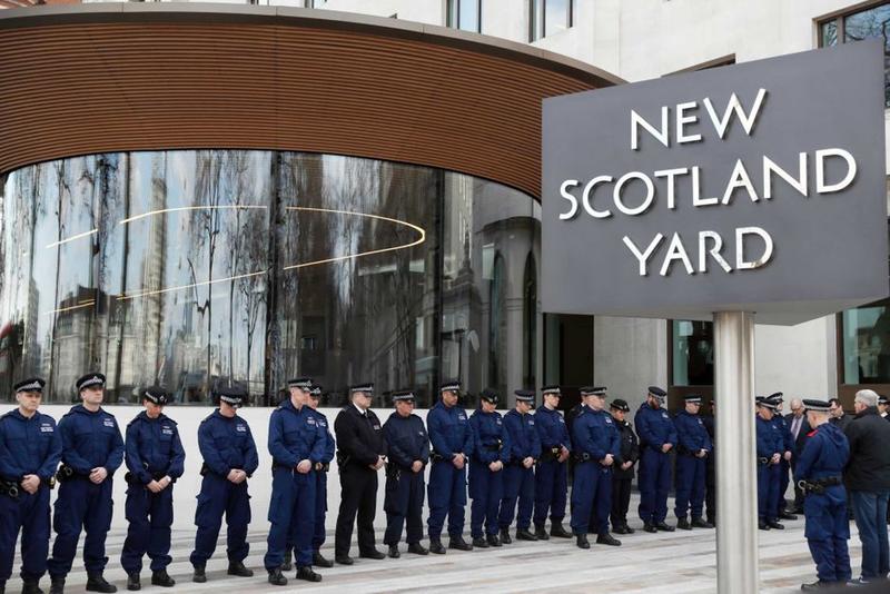Cảnh sát thủ đô London (Scotland Yard) đã loại bỏ một trong ba cáo buộc hiếp dâm với 1 sao Ngoại hạng Anh
