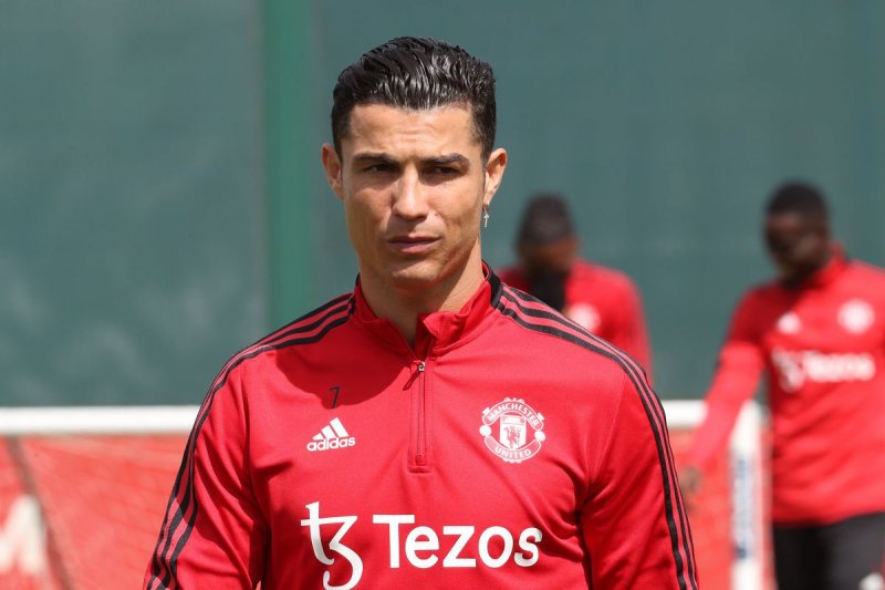 CĐV Quỷ đỏ lo sợ mất Ronaldo ngay hè 2022