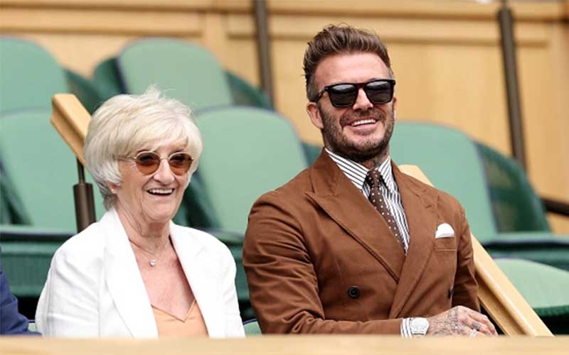 David Beckham và mẹ