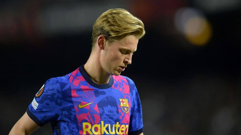 Barcelona quyết đẩy De Jong rời Catalan