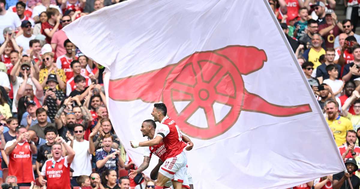 Gabriel Jesus lập hat-trick chào sân Emirates, fan Arsenal sướng điên người