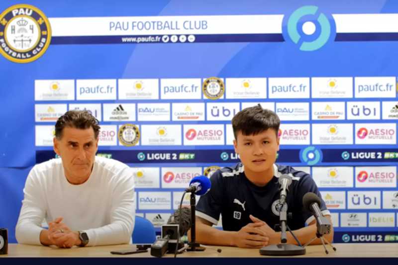 HLV trưởng Didier Tholot đã tạo cơ hội cho Nguyễn Quang Hải có màn ra mắt Pau FC