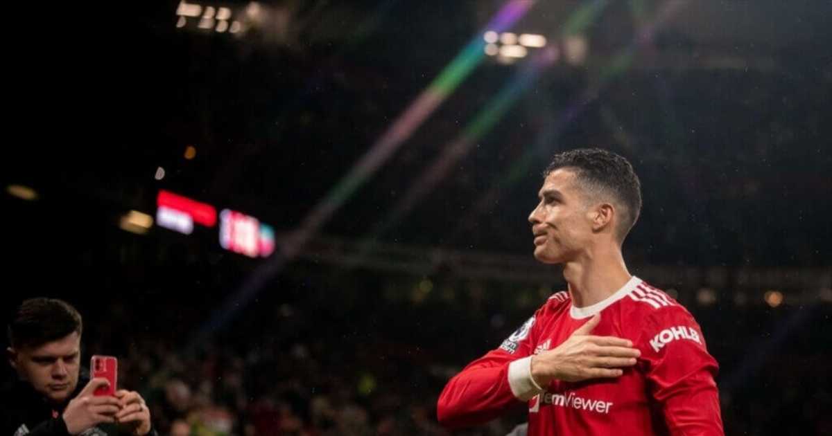 NÓNG: Động thái mới nhất, Ronaldo chính thức đầu hàng, “quay xe” với Man Utd?