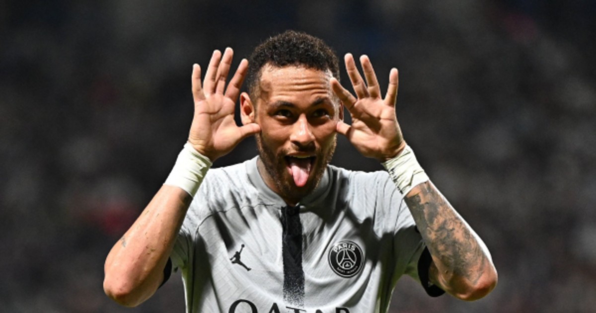 Neymar đáp trả cực gắt khi bị nói ăn vạ