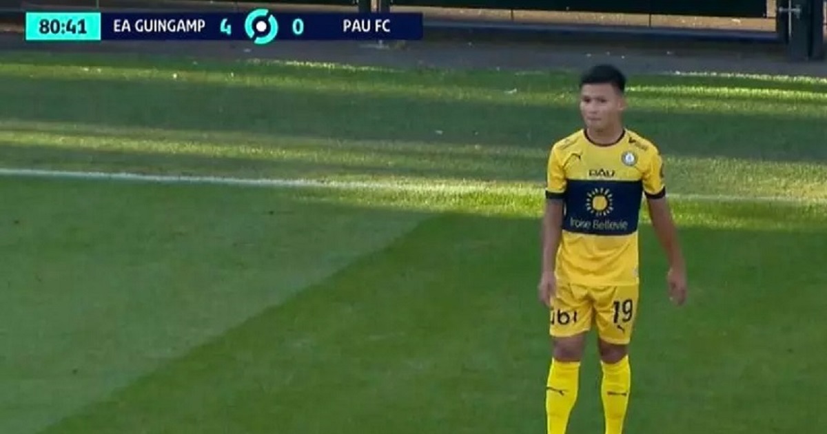 Khán giả nói gì về trận ra mắt Pau FC của Quang Hải?
