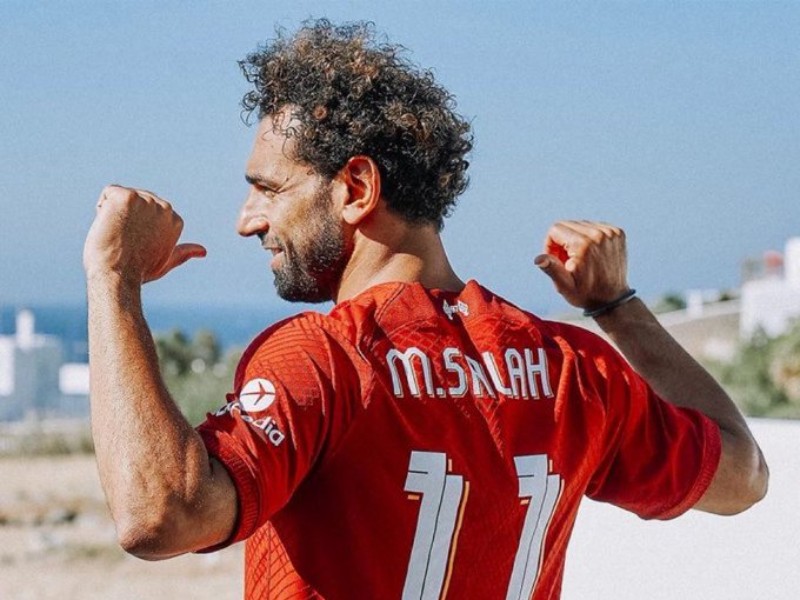 Salah gia hạn hợp đồng với Liverpool