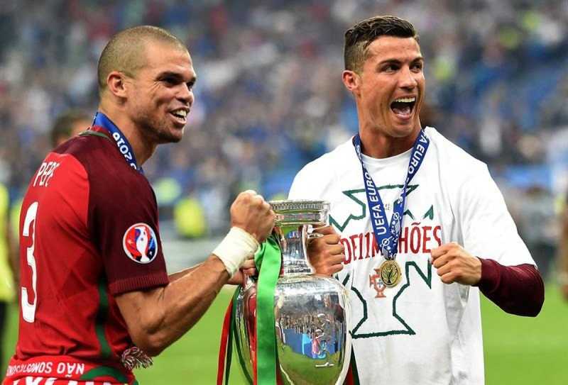 Tình anh em gắn kết của Cristiano Ronaldo và Pepe