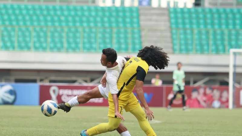 U19 Lào xuất sắc đánh bại Malaysia qua đó giành vị trí nhất bảng B