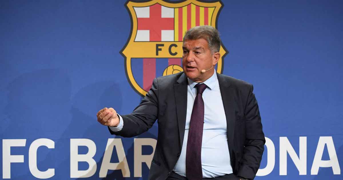 SỐC: Barcelona xử sự như trò hề, ép cầu thủ phải rời CLB sau 7 năm cống hiến