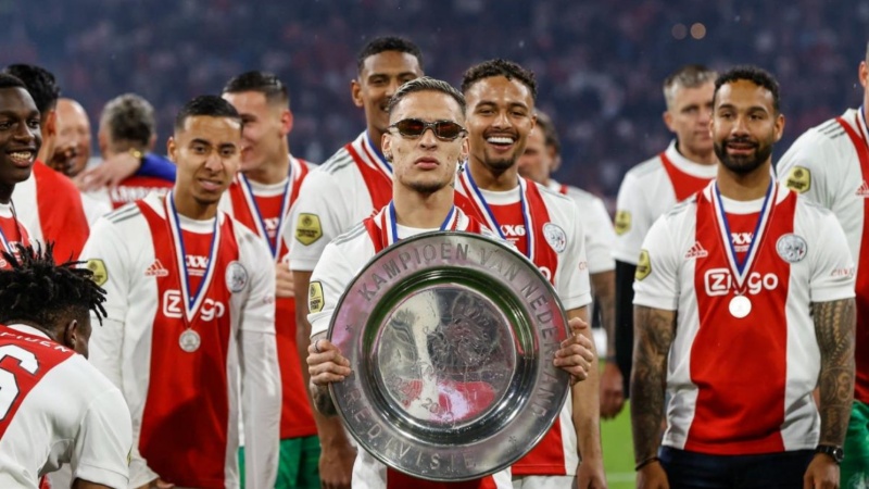 Antony và kỷ niệm ngọt ngào trong màu áo Ajax Amsterdam