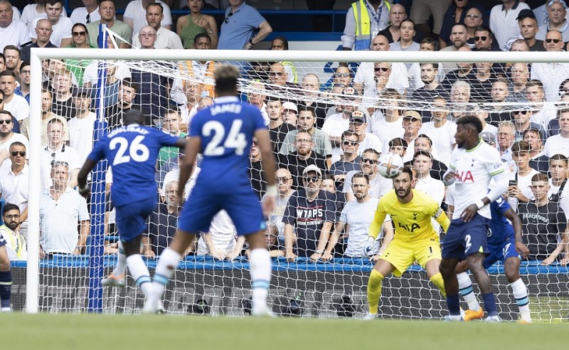 Kalidou Koulibaly đã có bàn thắng đầu tiên cho Chelsea