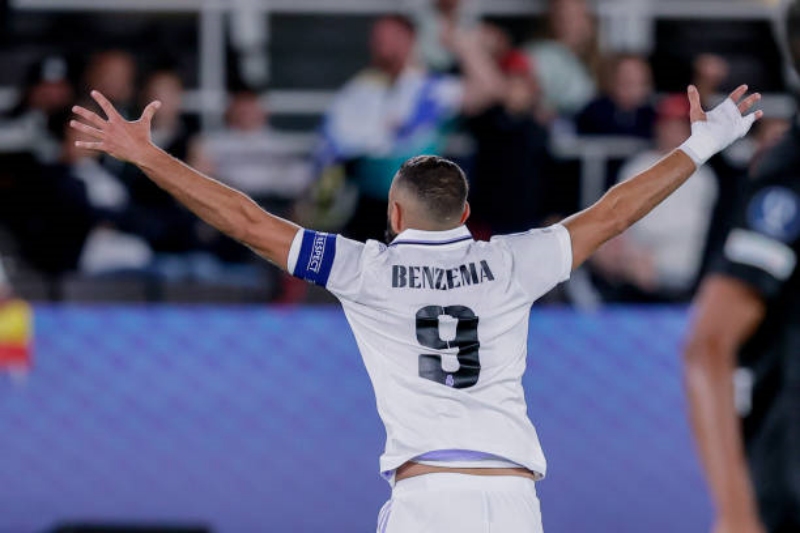 Karim Benzema chính thức đi vào lịch sử