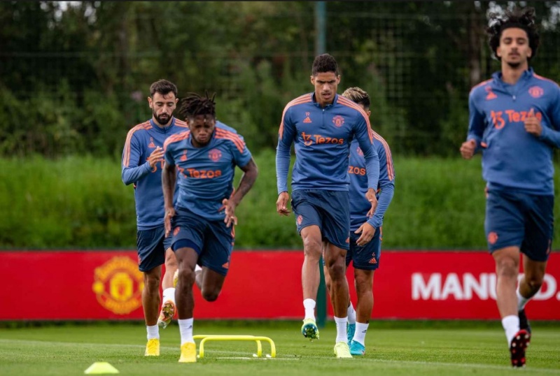Manchester United tập luyện chuẩn bị cho trận mở màn Ngoại hạng Anh 2022/23