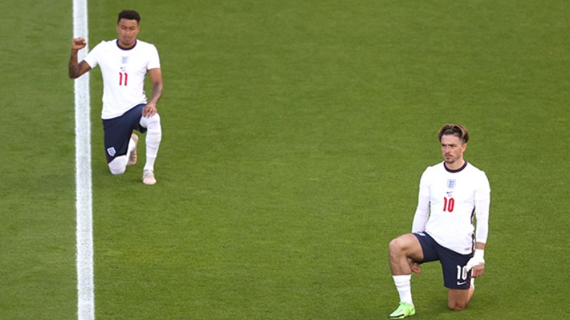 Đội tuyển Anh cũng từng quỳ gối trước mỗi trận đấu tại EURO 2020