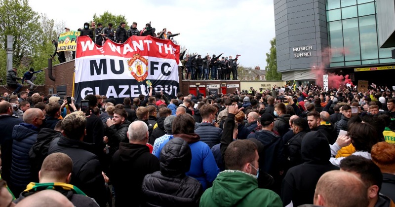 Người hâm mộ Manchester United biểu tình, phản đối Nhà Glazer trước trận gặp Brighton & Hove Albion