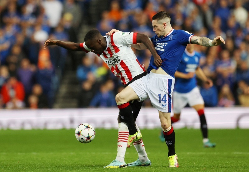 PSV Eindhoven và Rangers cầm chân nhau ở lượt đi