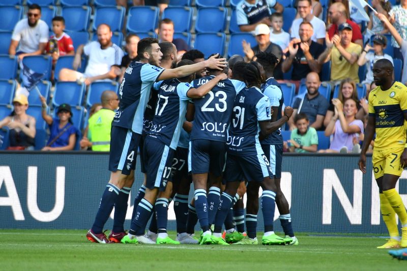 Quang Hải tiếp tục đá chính, Pau FC chia điểm trên sân Le Havre