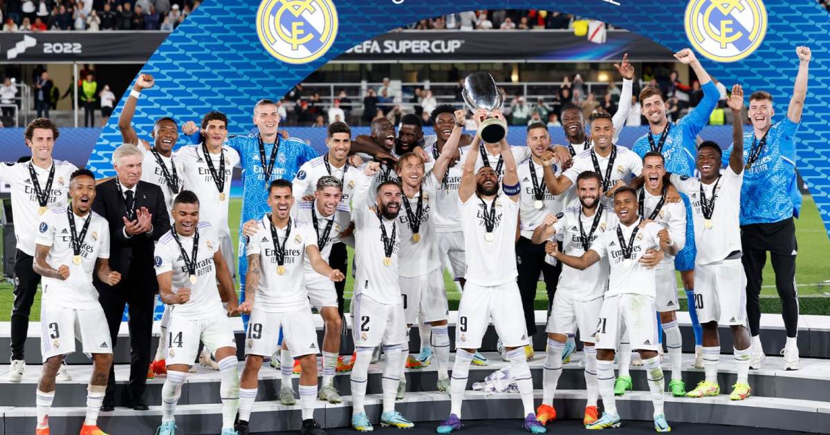Giúp Real đạt siêu cúp châu Âu, Carlo Ancelotti lập 1 thành tích đáng nể