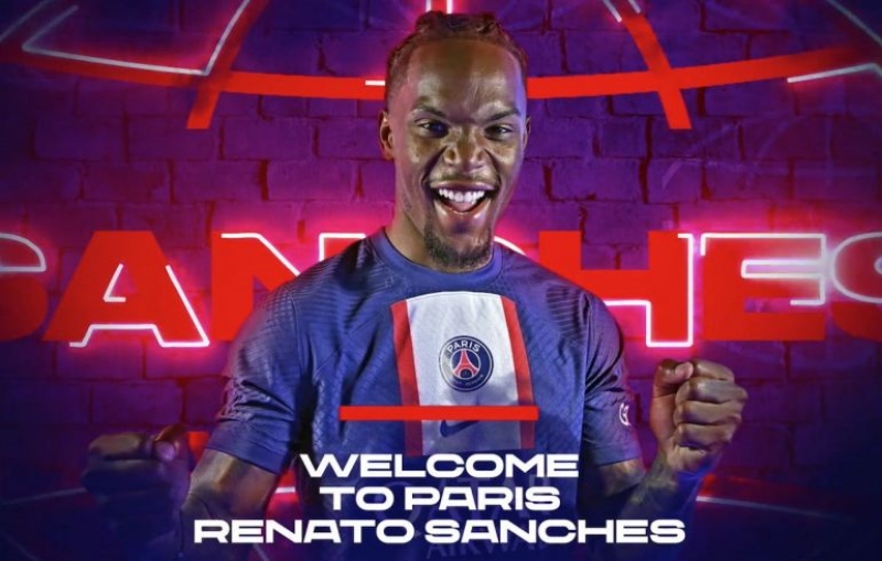 Renato Sanches vừa cập bến Paris Saint-Germain
