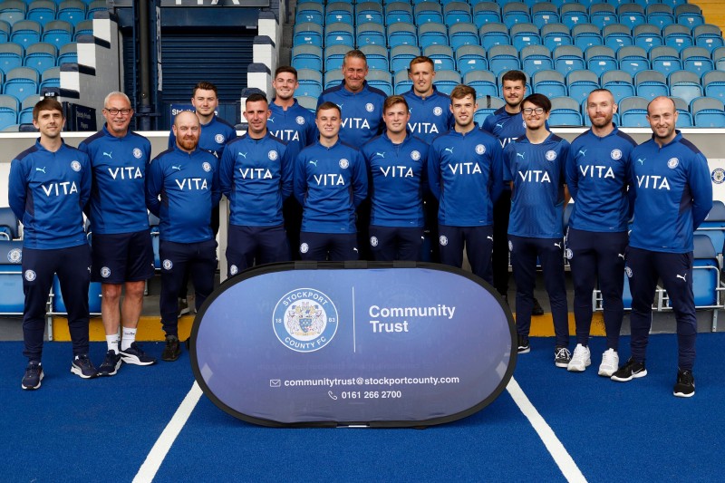 Stockport County khó tạo bất ngờ trước Leicester City