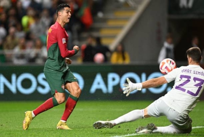Cristiano Ronaldo bất lực trong việc nổ súng trước tuyển Tây Ban Nha