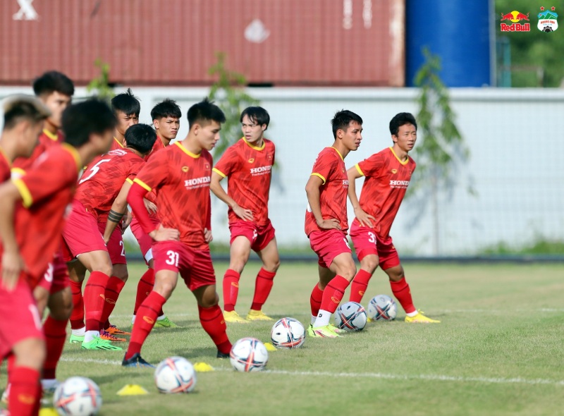 Đội tuyển Việt Nam tích cực rèn quân chuẩn bị cho 2 trận giao hữu gặp Singapore và Ấn Độ