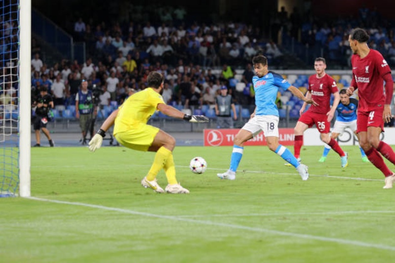 Kết quả Napoli vs Liverpool: Giovanni Simeone nâng tỷ số lên 3-0
