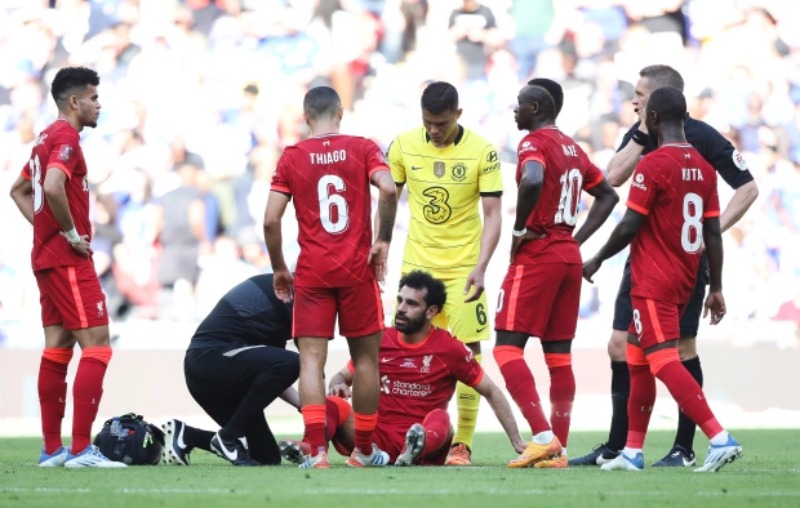 Liverpool cũng bị chấn thương hoành hành