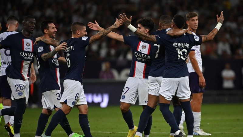 Paris Saint-Germain vẫn đang thể hiện sức mạnh hủy diệt tại Ligue 1 lẫn Champions League