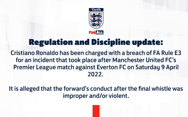Ronaldo nhận “cú sốc” từ FA sau sự cố đập điện thoại