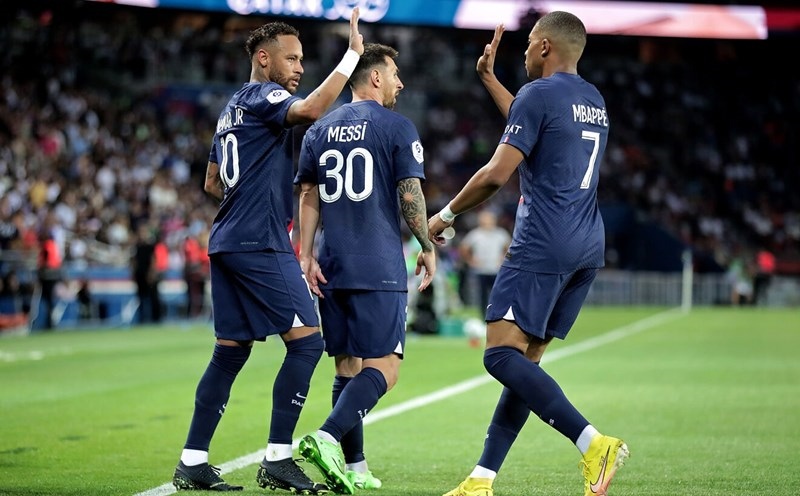 Tam tấu Lionel Messi, Neymar Jr và Kylian Mbappe đang thể hiện sức mạnh hủy diệt tại Paris Saint-Germain