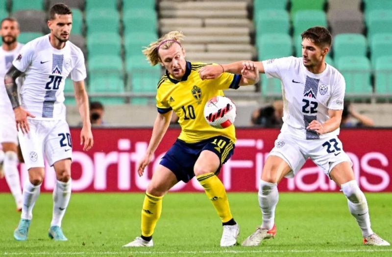 Tuyển Slovenia cầm chân Thụy Điển, qua đó trụ hạng thành công ở League B