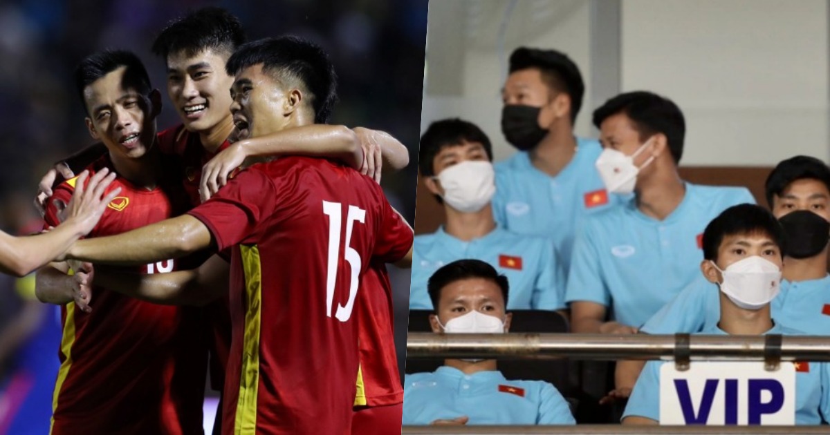 Vì sao HLV Park Hang-seo gạch tên Công Phượng - Quang Hải ở trận đấu Singapore?