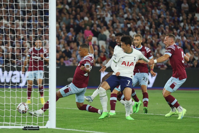 West Ham United vừa bất phân thắng bại Tottenham Hotspur