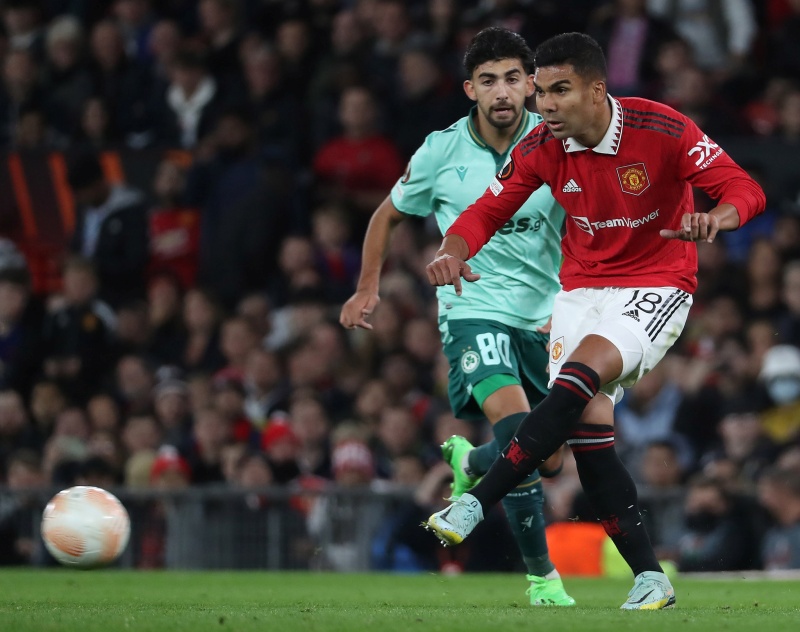 Casemiro thi đấu năng nổ ở tuyến giữa Manchester United
