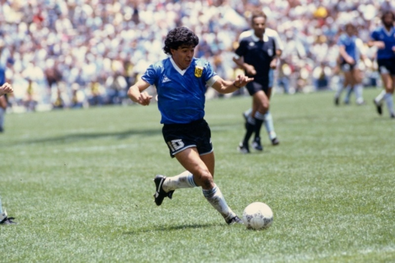 Cố huyền thoại Diego Maradona 