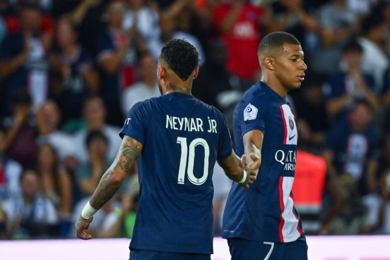 Điều khoản hợp đồng mới cho phép Kylian Mbappé có thể đẩy Neymar Jr ra đi