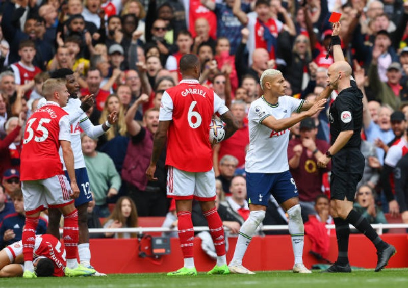 Emerson Royal khiến Tottenham Hotspur hoàn toàn bế tắc trước Arsenal