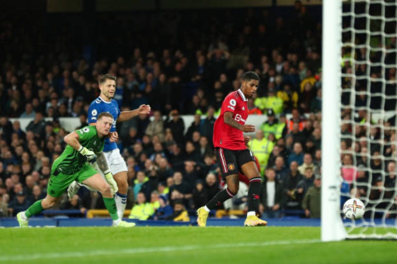 Kết quả Everton vs Manchester United: Rashford đánh bại Pickford