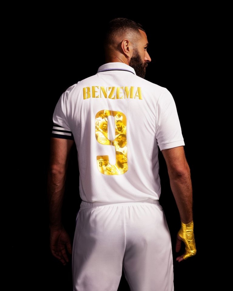 Karim Benzema cực ngầu trong áo đấu phiên bản giới hạn kỉ niệm đoạt Quả bóng vàng 2022