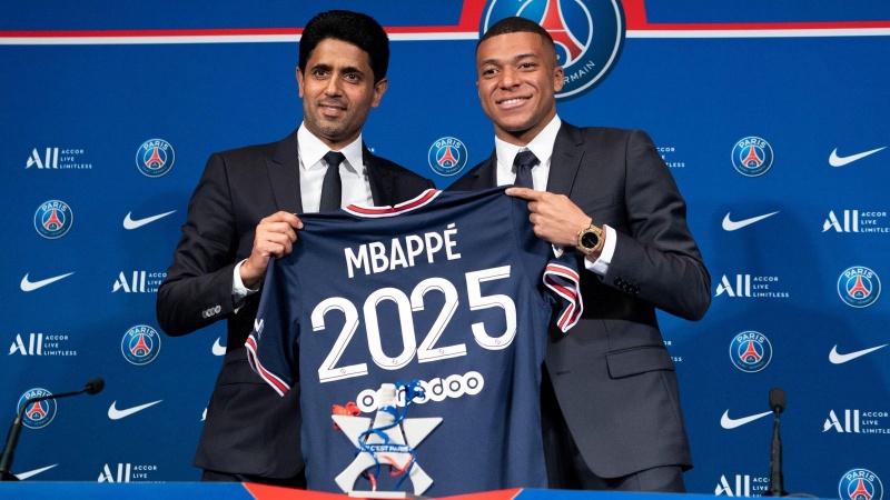 Kylian Mbappe đã ký hợp đồng mới với Paris Saint‑Germain thêm 2 năm, kèm điểu khoản gia hạn thêm 1 năm