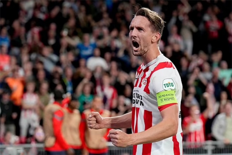 Luuk de Jong ấn định thắng lợi cho PSV Eindhoven
