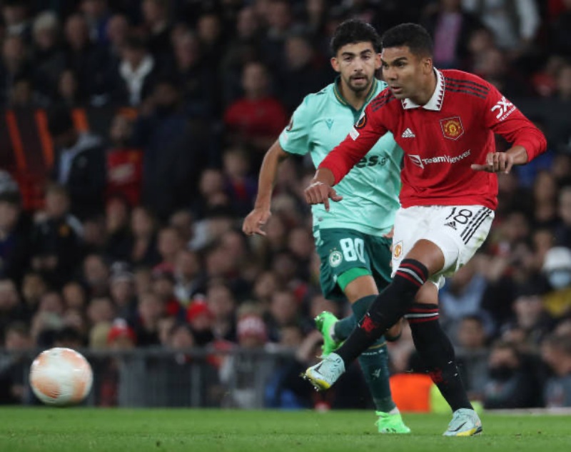 Kết quả Manchester United vs Omonia: Tình huống quá đen đủi của Casemiro