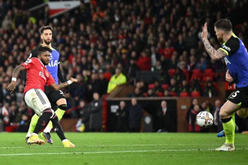 Kết quả Manchester United vs Tottenham Hotspur: Pha ra chân của Fred mở tỷ số trận đấu